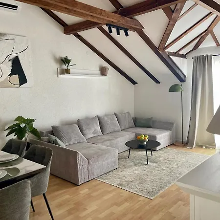 Appartement U La La Omiš