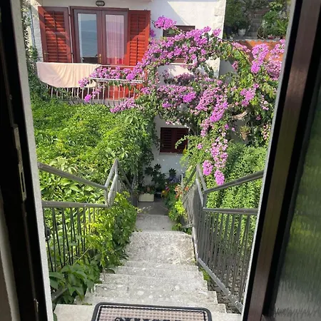 U La La